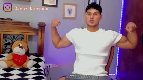 Snapshot of davies_brown chatting on 02-22-25, 09:15 Davies brown schedule 12pm to 5pm col time online show from 02-22-25, 09:15