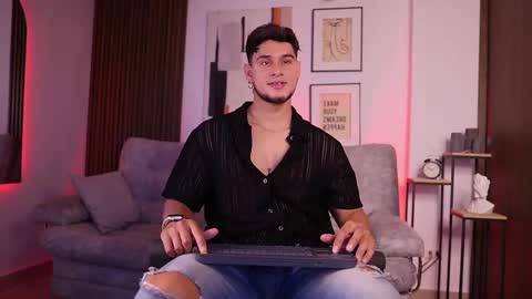 Snapshot of davies_brown chatting on 09-18-25, 08:44 Davies brown schedule 12pm to 5pm col time online show from 09-18-25, 08:44