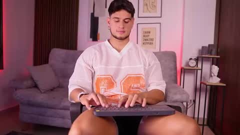 Snapshot of davies_brown chatting on 09-21-25, 09:16 Davies brown schedule 12pm to 5pm col time online show from 09-21-25, 09:16