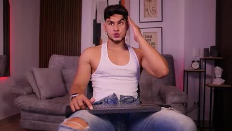 Snapshot of davies_brown chatting on 10-11-25, 08:29 Davies brown schedule 12pm to 5pm col time online show from 10-11-25, 08:29