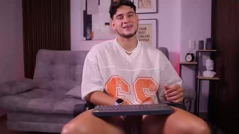 Snapshot of davies_brown chatting on 11-14-25, 08:51 Davies brown schedule 12pm to 5pm col time online show from 11-14-25, 08:51