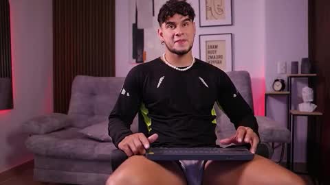 Snapshot of davies_brown chatting on 11-23-25, 06:52 Davies brown schedule 12pm to 5pm col time online show from 11-23-25, 06:52