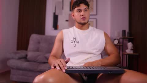 Snapshot of davies_brown chatting on 02-13-26, 08:16 Davies brown schedule 12pm to 5pm col time online show from 02-13-26, 08:16