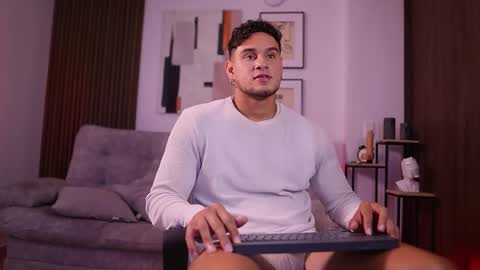 Snapshot of davies_brown chatting on 02-20-26, 08:53 Davies brown schedule 12pm to 5pm col time online show from 02-20-26, 08:53