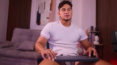 Snapshot of davies_brown chatting on 02-23-26, 08:06 Davies brown schedule 12pm to 5pm col time online show from 02-23-26, 08:06