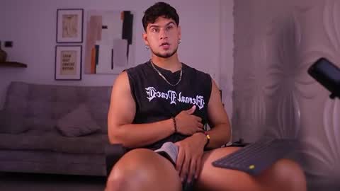 Snapshot of davies_brown chatting on 06-15-26, 08:22 Davies brown schedule 12pm to 5pm col time online show from 06-15-26, 08:22
