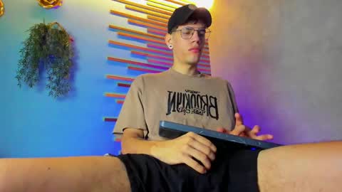 daviid_huge online show from 10-24-25, 01:40