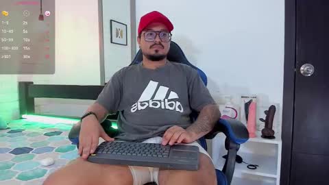 Snapshot of daviidevans chatting on 10-03-25, 11:18 David Evans online show from 10-03-25, 11:18