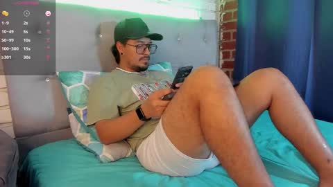 Snapshot of daviidevans chatting on 12-18-25, 02:23 David Evans online show from 12-18-25, 02:23