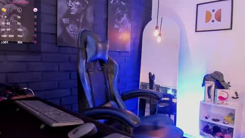 Snapshot of daviidevans chatting on 03-04-26, 10:38 David Evans online show from 03-04-26, 10:38