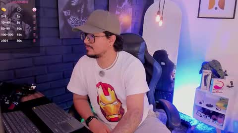 Snapshot of daviidevans chatting on 03-06-26, 08:00 David Evans online show from 03-06-26, 08:00