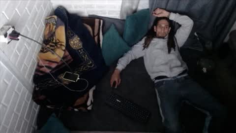 DAVILS online show from 12-17-25, 04:07