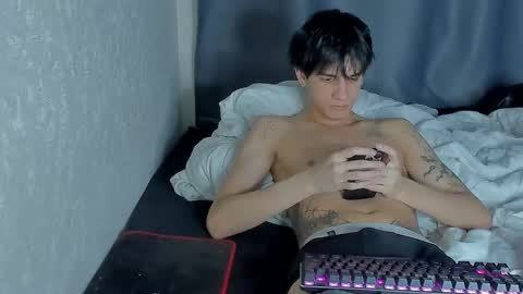 Snapshot of davisross chatting on 10-29-25, 04:37 davis online show from 10-29-25, 04:37