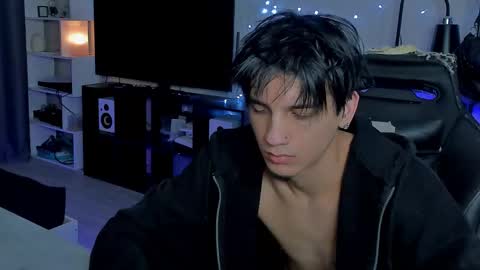 Snapshot of davisross chatting on 01-08-26, 06:21 davis online show from 01-08-26, 06:21