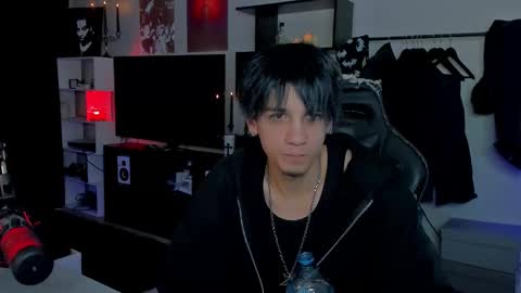 Snapshot of davisross chatting on 02-12-26, 01:28 davis online show from 02-12-26, 01:28