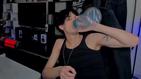 Snapshot of davisross chatting on 03-06-26, 03:25 davis online show from 03-06-26, 03:25