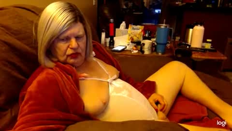 Snapshot of dawndoesall chatting on 01-05-25, 11:12 dawndoesall online show from 01-05-25, 11:12