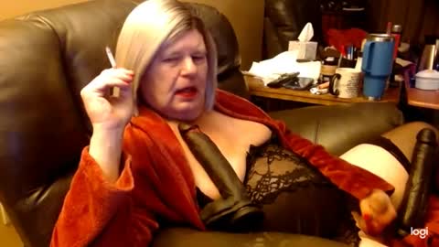 Snapshot of dawndoesall chatting on 01-16-25, 04:49 dawndoesall online show from 01-16-25, 04:49