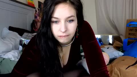 Snapshot of dawnwillow chatting on 12-25-24, 03:38 Dawn Willow online show from 12-25-24, 03:38