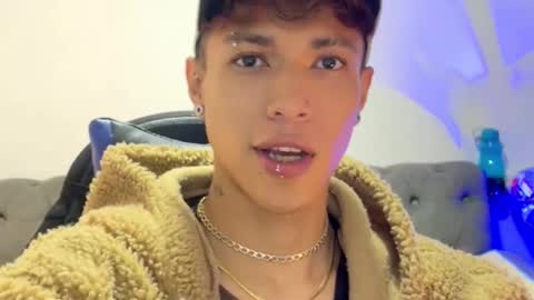 Snapshot of daxonreyy_ chatting on 02-16-26, 12:34 Daxon online show from 02-16-26, 12:34