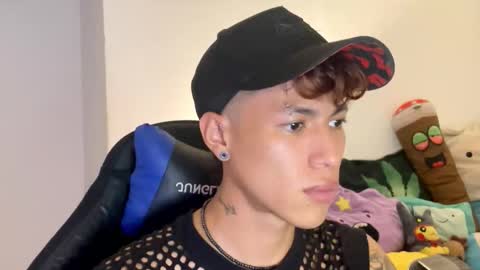 Snapshot of daxonreyy_ chatting on 03-11-26, 07:03 Daxon online show from 03-11-26, 07:03