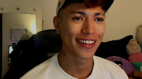 Snapshot of daxonreyy_ chatting on 06-04-26, 05:35 Daxon online show from 06-04-26, 05:35