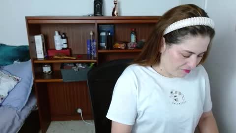 Snapshot of dayan_hanks chatting on 05-08-26, 11:21 dayan online show from 05-08-26, 11:21
