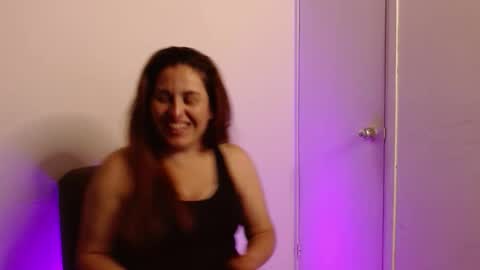Snapshot of dayan_hanks chatting on 06-11-26, 02:53 dayan online show from 06-11-26, 02:53