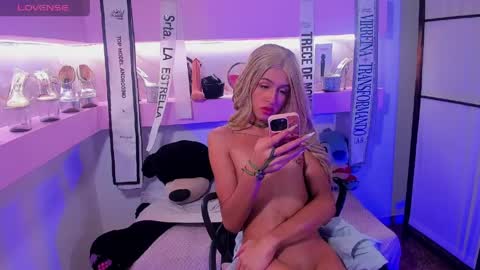 Dayana Hill online show from 04-07-26, 08:15