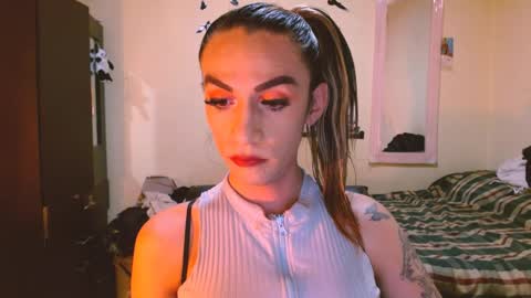 Snapshot of dayanna_01_ chatting on 05-13-26, 05:43 dayanna_01_ online show from 05-13-26, 05:43
