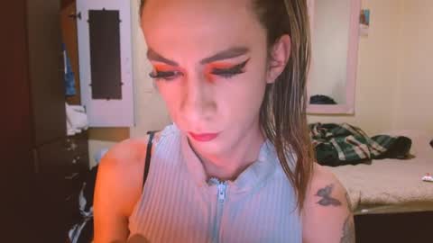 Snapshot of dayanna_01_ chatting on 05-22-26, 04:45 dayanna_01_ online show from 05-22-26, 04:45