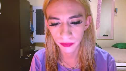 Snapshot of dayanna_01_ chatting on 06-10-26, 08:52 dayanna_01_ online show from 06-10-26, 08:52