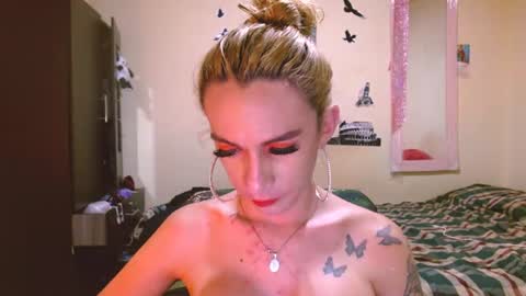 dayanna_01_ online show from 07-10-26, 08:44