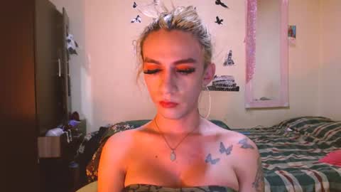 dayanna_01_ online show from 07-11-26, 08:33