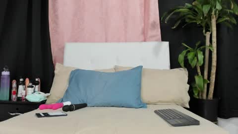 Snapshot of daye_sky chatting on 05-05-26, 10:12 Daye sky online show from 05-05-26, 10:12