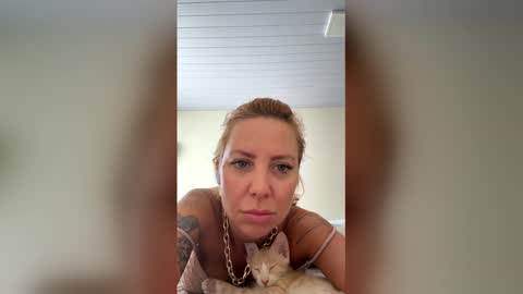 dayoff592388 online show from 04-16-26, 03:13