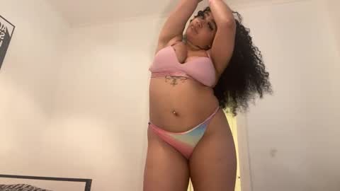 Snapshot of dayqueen1 chatting on 02-19-25, 05:06 dayqueen1 online show from 02-19-25, 05:06