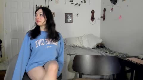 Snapshot of days_y chatting on 02-06-26, 04:17 days_y online show from 02-06-26, 04:17