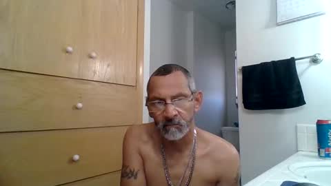 Snapshot of daytime_12 chatting on 04-08-26, 04:40 daytime_12 online show from 04-08-26, 04:40