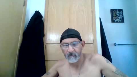 Snapshot of daytime_12 chatting on 06-08-26, 02:06 daytime_12 online show from 06-08-26, 02:06
