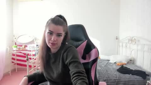 Snapshot of dazdrasmigdasue chatting on 02-19-25, 01:06 dazdrasmigdasue online show from 02-19-25, 01:06