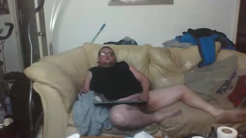 Snapshot of dazza127510 chatting on 10-12-25, 04:44 dazza127510 online show from 10-12-25, 04:44