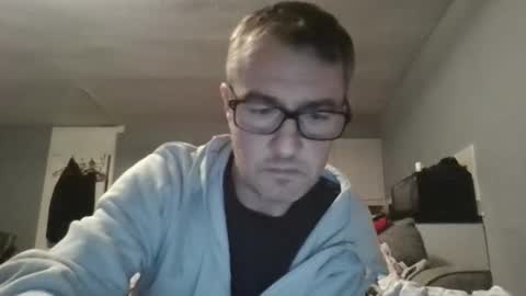 Snapshot of dazzill chatting on 11-30-25, 04:55 Dazzill online show from 11-30-25, 04:55