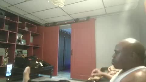 Snapshot of dcrush76 chatting on 02-14-25, 07:28 DCrush online show from 02-14-25, 07:28