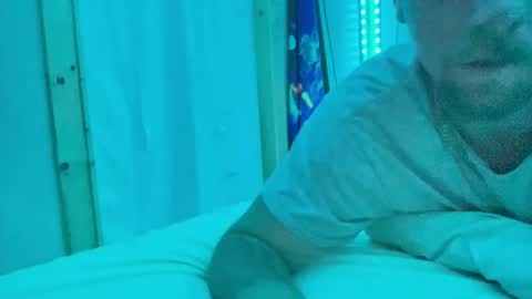 Snapshot of dcwells1992 chatting on 10-26-25, 08:31 dcwells1992 online show from 10-26-25, 08:31