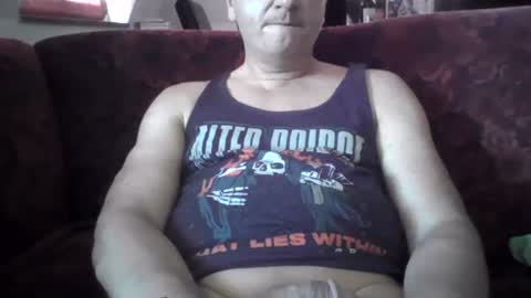Play with me while I watch you german handsome squirtlover love small girls small tits big clit cut c2c shaved online show from 06-18-26, 09:36