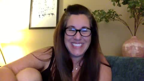 Snapshot of ddmolly chatting on 01-03-25, 04:11 DDMolly online show from 01-03-25, 04:11