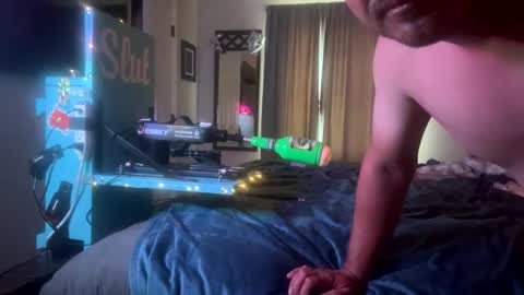 Snapshot of ddyshome5280 chatting on 09-16-25, 01:23 Daddy T online show from 09-16-25, 01:23