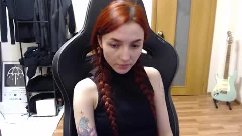 Snapshot of dead_girll chatting on 12-07-24, 01:47 freak online show from 12-07-24, 01:47