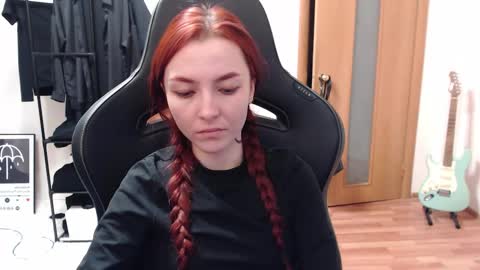 Snapshot of dead_girll chatting on 12-10-24, 11:08 freak online show from 12-10-24, 11:08